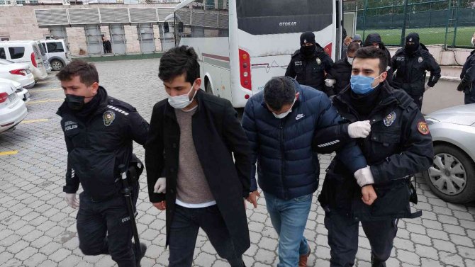 Samsun’da Deaş’tan Gözaltına Alınan 12 Yabancı Uyruklu Şahıs Adliyeye Sevk Edildi