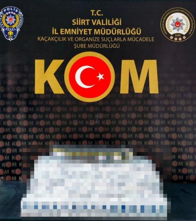 Siirt’te Aracın Gizli Bölümlerine Saklanmış 860 Paket Kaçak Sigara Ele Geçirildi