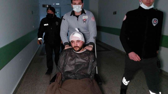 Kavgada 2 Kişiyi Öldüren Şahıs Hastanede Gözaltına Alındı