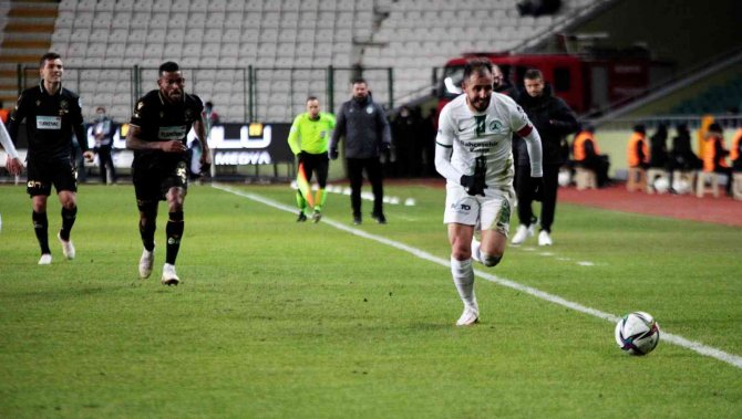 Spor Toto Süper Lig: Konyaspor: 0 - Giresunspor: 0 (İ̇lk Yarı)