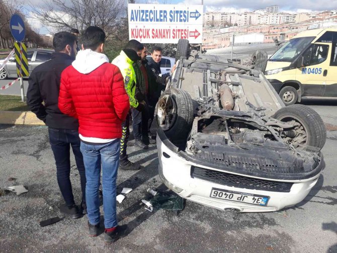 Sultangazi’de Araç Takla Attı: 1 Yaralı