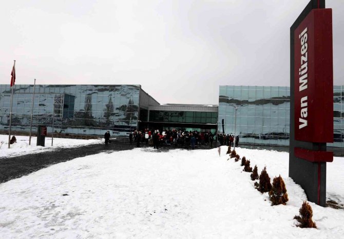Vanlı Öğrenciler İçin Tanıtım Gezisi