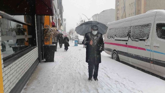 Van’da Kar Yağışı