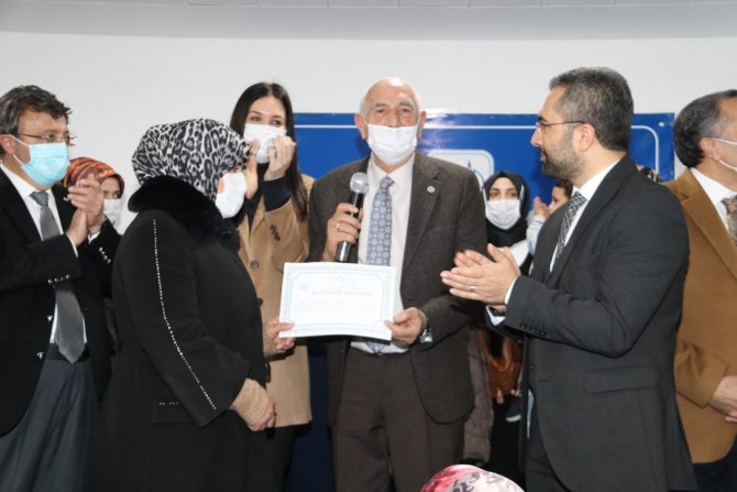 Edremit’te ‘Meslek Edindirme Kursları’ Sertifika Töreni