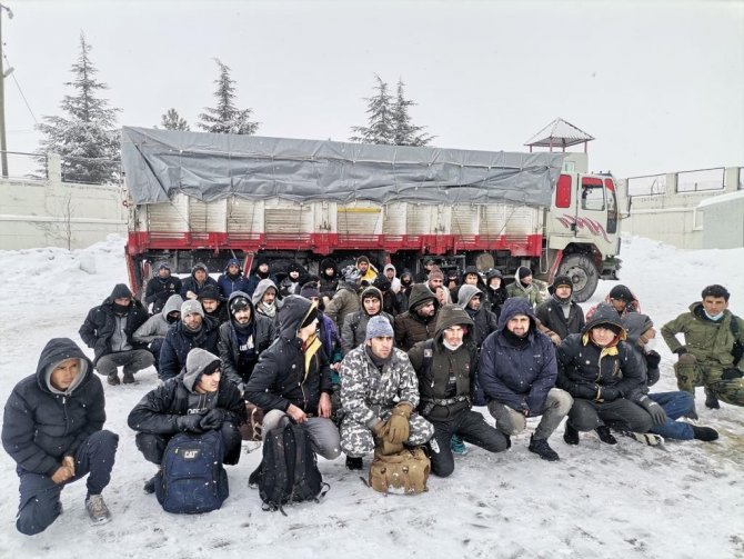 Van’da 62 Düzensiz Göçmen Yakalandı