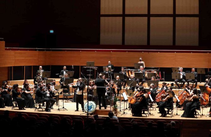 Yaşar Senfoni Orkestrası “Yeniden Merhaba” Dedi