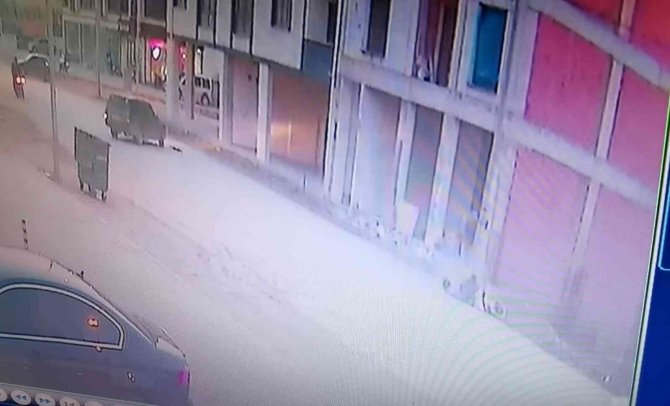 Otomobil İle Motosiklet Çarpıştı: 2 Yaralı