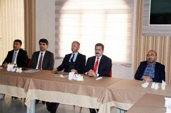 Ağrı’da Mesleki Eğitim Bilgilendirme Toplantısı Düzenlendi