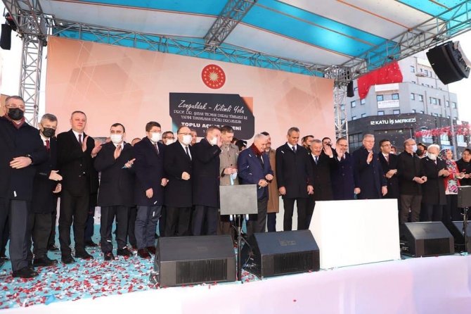 Binali Yıldırım Direksiyona Geçti, Cumhurbaşkanı Erdoğan’ın Açtığı Yolu Kullandı