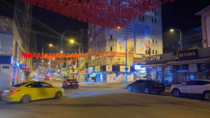 Gazipaşa Caddesi Yeniden Trafiğe Açıldı