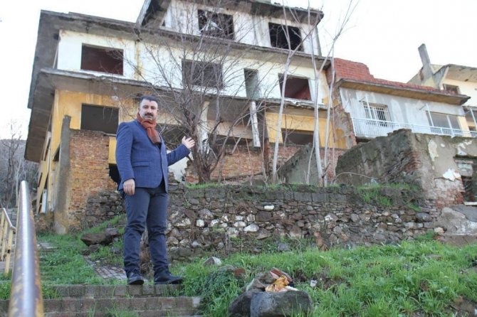 Ak Partili Başdaş: "İ̇nsanlar Konak’tan Kaçıyor"