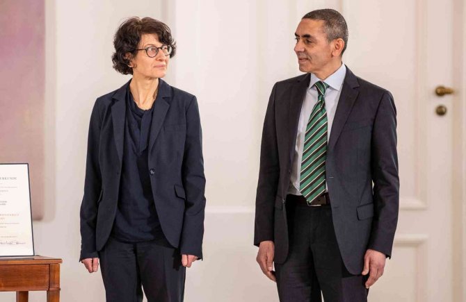 Uğur Şahin: "Mrna İle İlk Etapta Metastazların Gelişmemesini Ve Kanserin Tekrar Ortaya Çıkmamasını Sağlamak İstiyoruz"