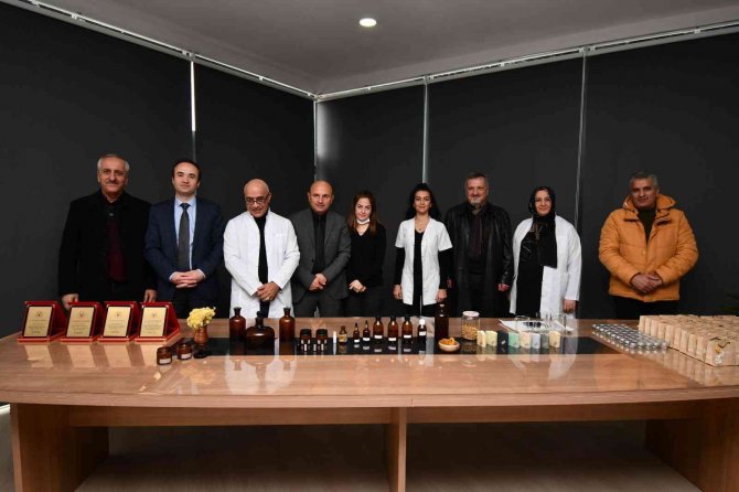 Altınova’da Tıbbı Bitkilerden Üretilen Kremler Şifa Dağıtacak