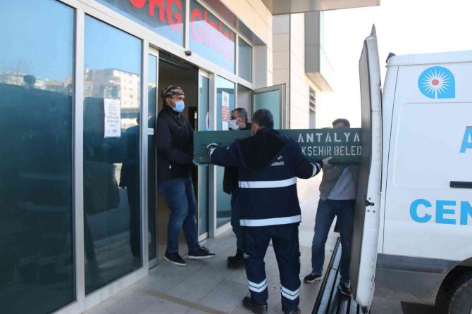 Hastane Dönüşü Hayatını Kaybeden Çiftin Cenazeleri Yakınlarına Teslim Edildi