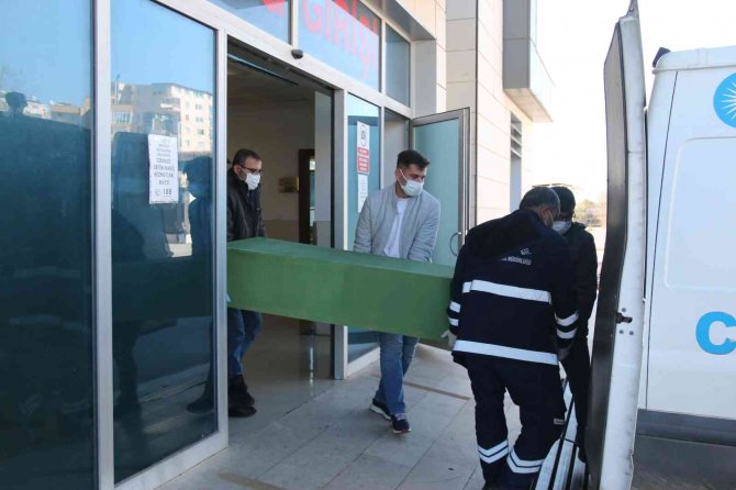 Hastane Dönüşü Hayatını Kaybeden Çiftin Cenazeleri Yakınlarına Teslim Edildi