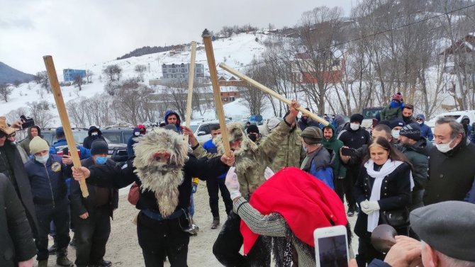 Sakin Şehir Şavşat’ta Kış Şenlikleri Renkli Görüntülere Sahne Oldu