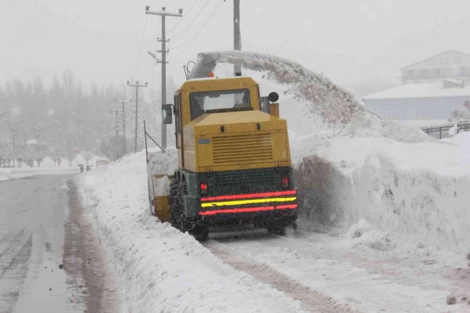 Bitlis’te 250 Köy Yolu Ulaşıma Kapandı