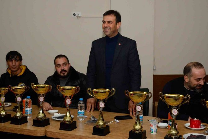 Basketbol Şampiyonası’nda ’10 Takım 10 Kupa’