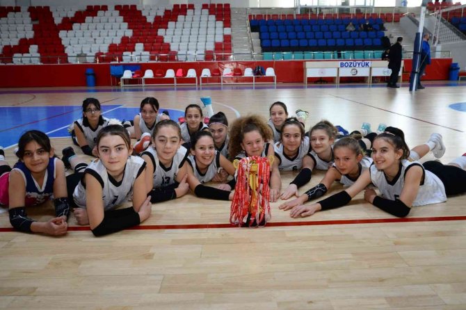 Genç Sporcular Gururlandırmaya Devam Ediyor