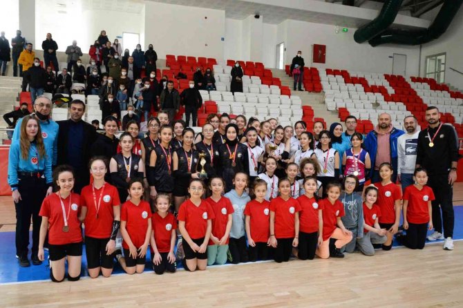 Genç Sporcular Gururlandırmaya Devam Ediyor