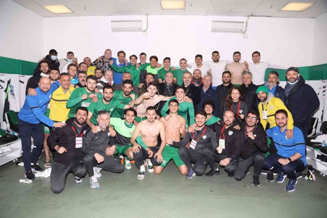 Başkan Alinur Aktaş, Bursaspor’un Soyunma Odasına İndi
