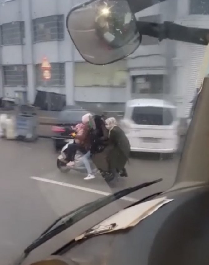 Bursa’da Bir Motosiklete 5 Kişi Bindi