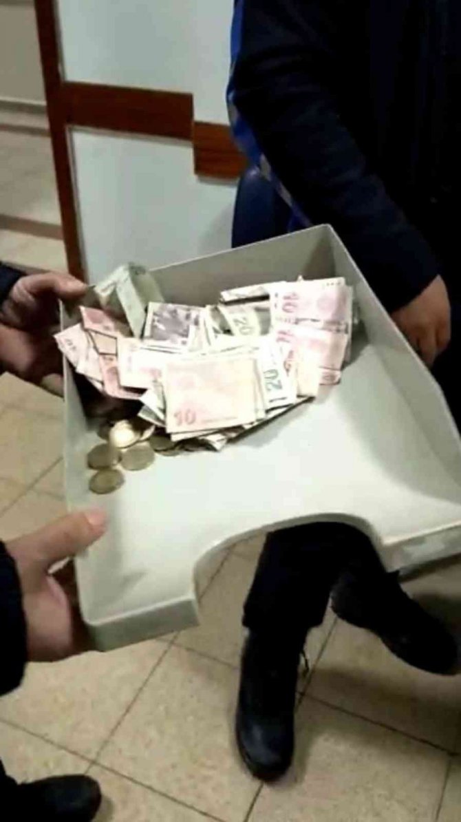 Dilencinin Üzerinden Çıkan Para Şaşırttı