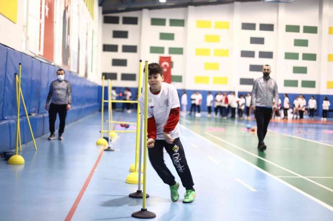 540 Öğrencinin Branş Belirleme Testi Çalışmaları Sürüyor