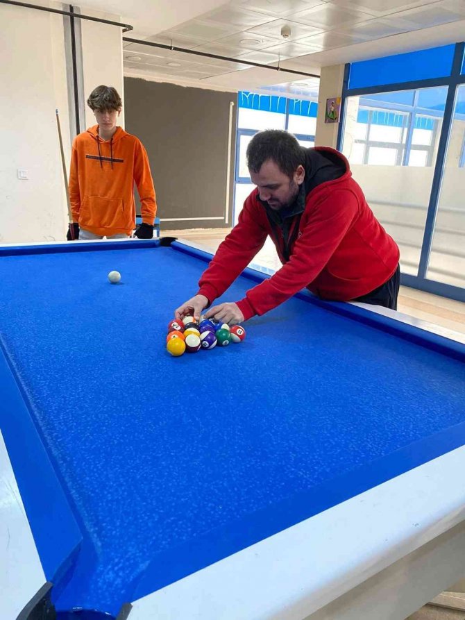Gençlerle Bilardo Şampiyonası Düzenlendi