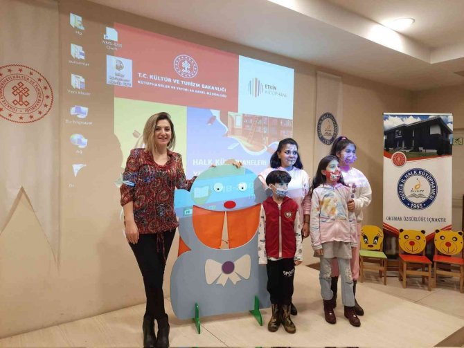 Tatilde Öğrenciler Kütüphaneyi Tercih Ediyor