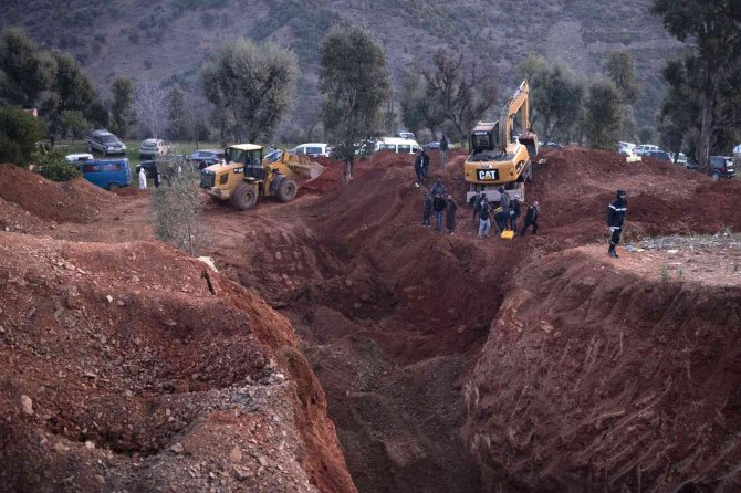 Fas’ta 4 Gün Önce Kuyuya Düşen Küçük Çocuğa Ulaşmaya Son 2 Metre Kaldı