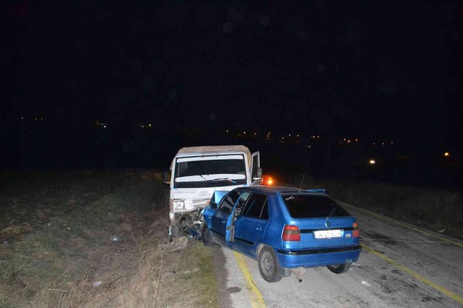 Feci Kazada Baba Öldü, Oğlu Ağır Yaralandı