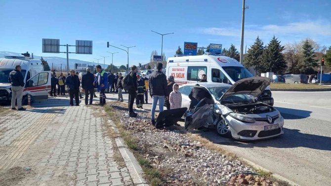 Gediz’de Trafik Kazası: 10 Yaralı