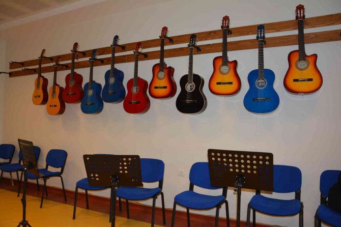 Gençler Bu Merkezde Yetişiyor