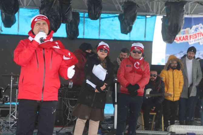 Hakkari’de 4. Kar Festivali Renkli Görüntülere Sahne Oldu