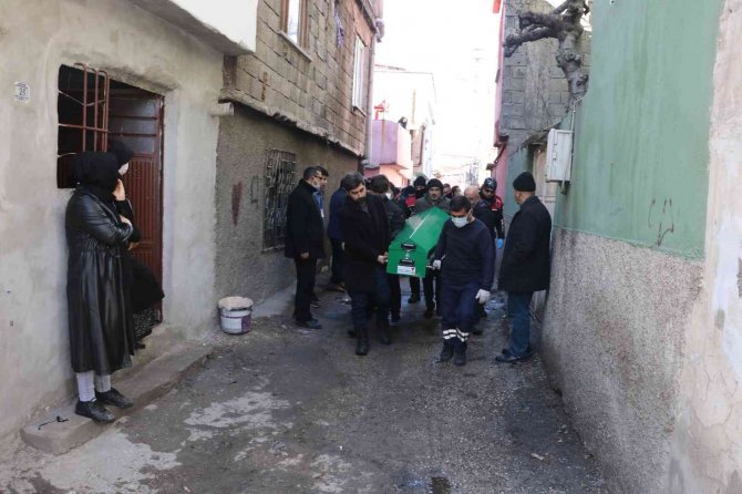 Kahramanmaraş’ta Soba Zehirlenmesi: Anne Ve Oğlu Hayatını Kaybetti