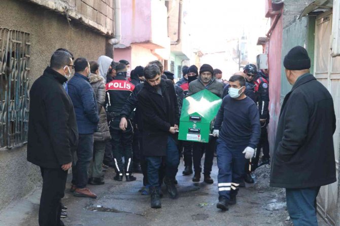 Kahramanmaraş’ta Soba Zehirlenmesi: Anne Ve Oğlu Hayatını Kaybetti