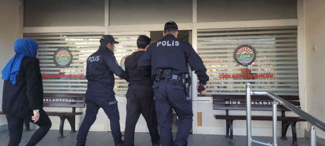 İ̇ş Yerlerine Dadanan Hırsızı Sigarasının İzmariti Ele Verdi
