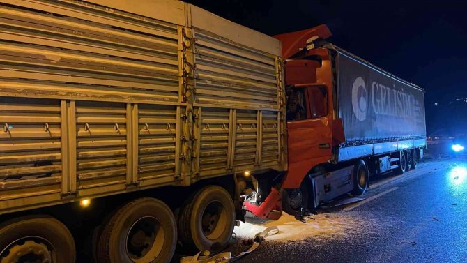 Tekirdağ’da İki Tır Çarpıştı, Sıkışan Sürücü Kurtarıldı