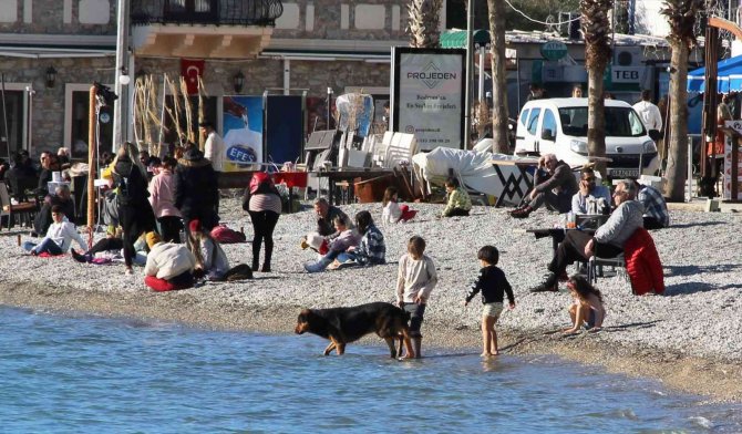 Bodrum’da Güneşi Gören Sahile Koştu