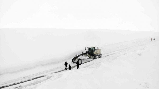 Muş’ta Kapalı Yollar Ulaşıma Açılıyor