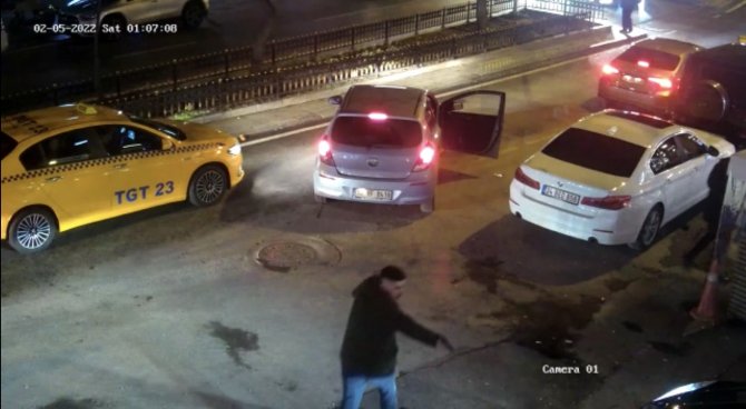 Bebek’te Ünlü Kafeteryaya Silahlı Saldırı Kamerada: Geçen Ay İşine Son Verilmiş