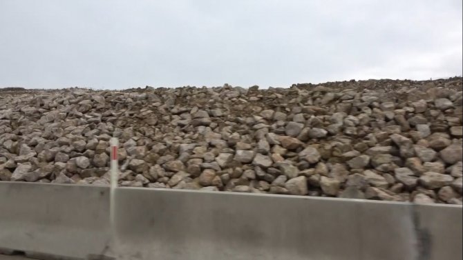 Sinop’ta Heyelan İstinat Duvarını Yıktı