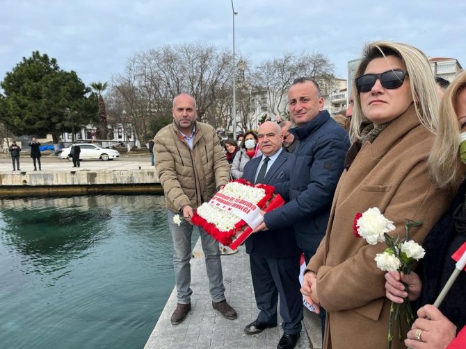 Sinop’ta Mübadelenin 99. Yıl Dönümü Nedeniyle Denize Çelenk Bırakıldı