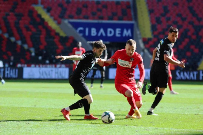 Spor Toto Süper Lig: Gaziantep Fk: 3 - Dg Sivasspor: 1 (İ̇lk Yarı)