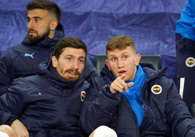 Spor Toto Süper Lig: Fenerbahçe: 0 - Medipol Başakşehir: 0 (Maç Devam Ediyor)