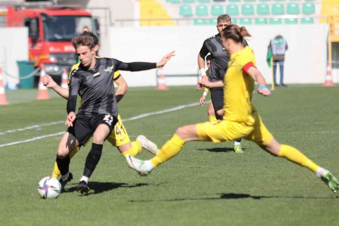 Tff 2. Lig: Akhisarspor: 1 - Tarsus İ̇dman Yurdu: 2