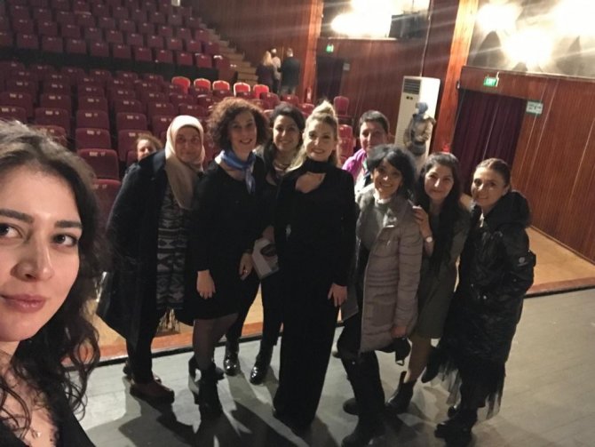 Dünya Kanser Günü’nde Tiyatro Sahnesinde Buluştular