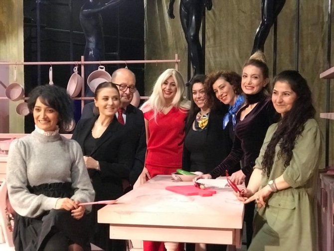 Dünya Kanser Günü’nde Tiyatro Sahnesinde Buluştular