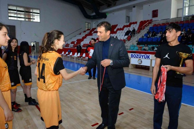 Bozüyük Belediyesi Eğitim Ve Spor Kulübü İl Şampiyonu Oldu